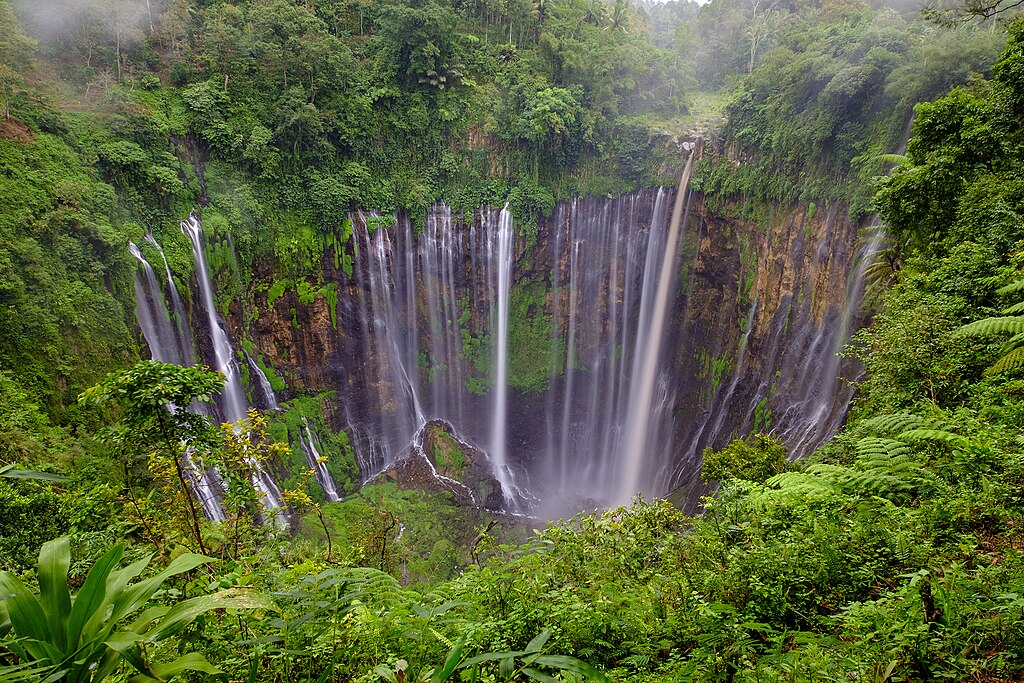 Tumpaksewu Waterfall